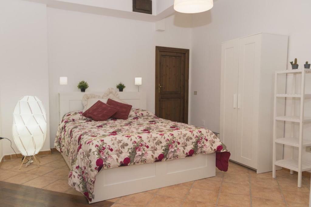 Lisetta'S House Apartment มอนเรอาเล ภายนอก รูปภาพ